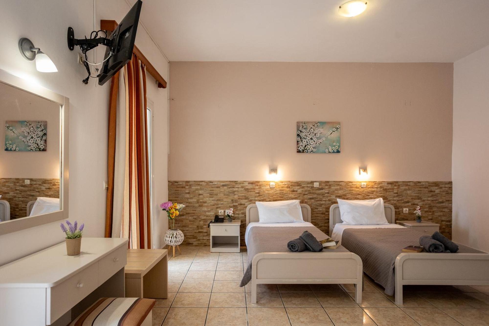 Paradiso Hotel Sea View And Pool Suites Ipsos Corfu エクステリア 写真
